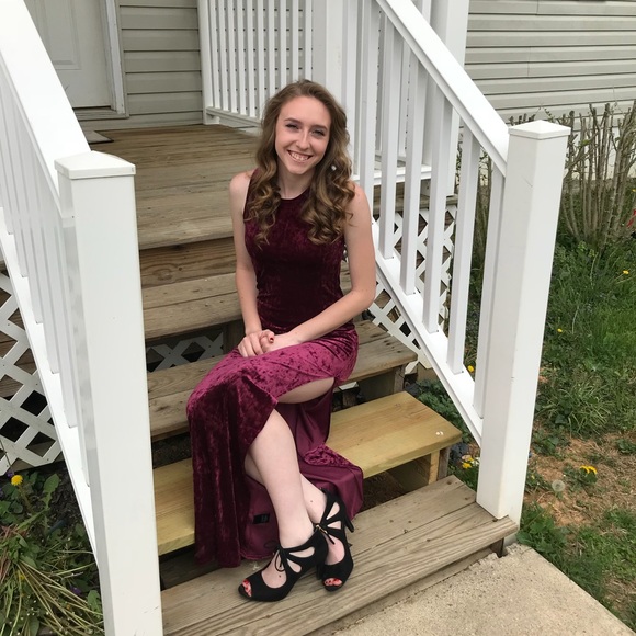 Velvet Burgundy Dress! - Picture 1 of 4